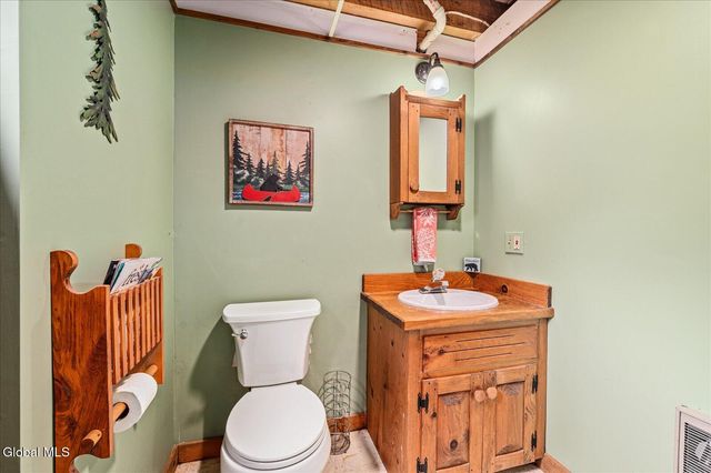 1087 N Hunt Lake Road, Corinth, NY 12822