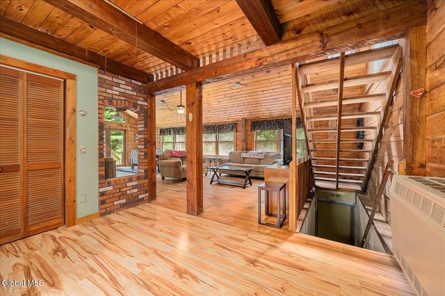 1087 N Hunt Lake Road, Corinth, NY 12822