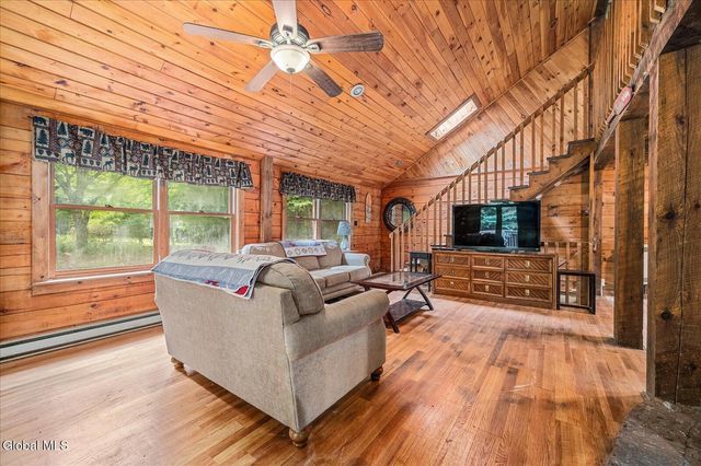 1087 N Hunt Lake Road, Corinth, NY 12822