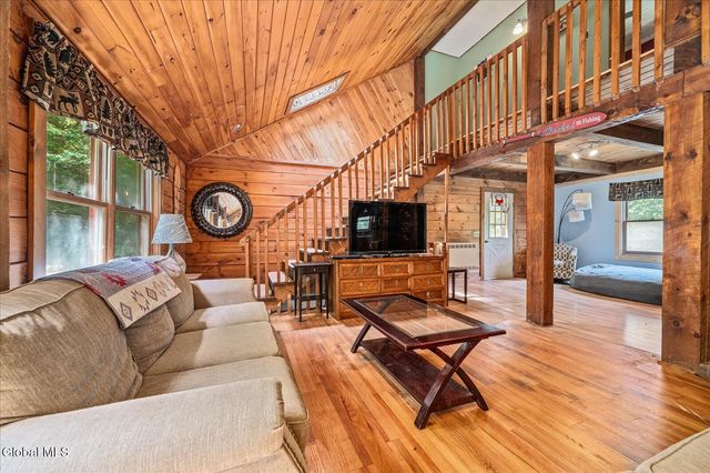 1087 N Hunt Lake Road, Corinth, NY 12822