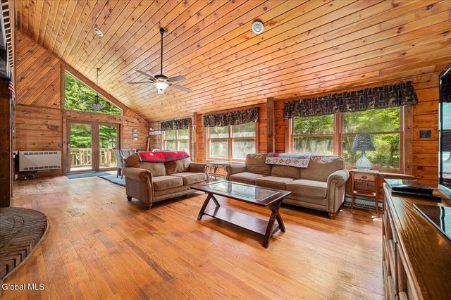 1087 N Hunt Lake Road, Corinth, NY 12822