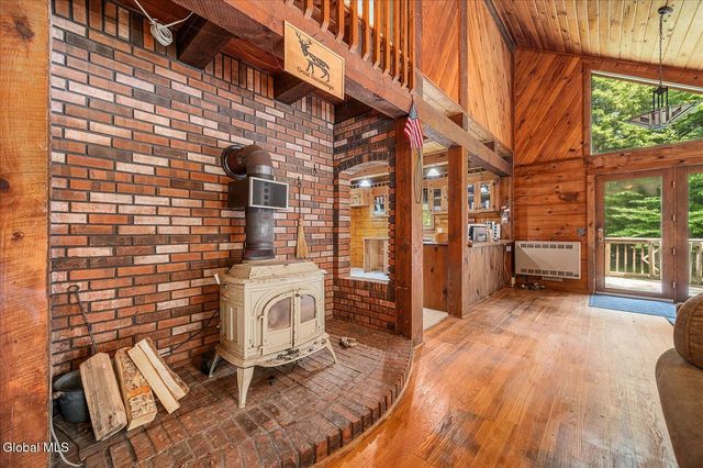 1087 N Hunt Lake Road, Corinth, NY 12822