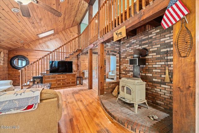 1087 N Hunt Lake Road, Corinth, NY 12822