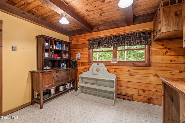 1087 N Hunt Lake Road, Corinth, NY 12822