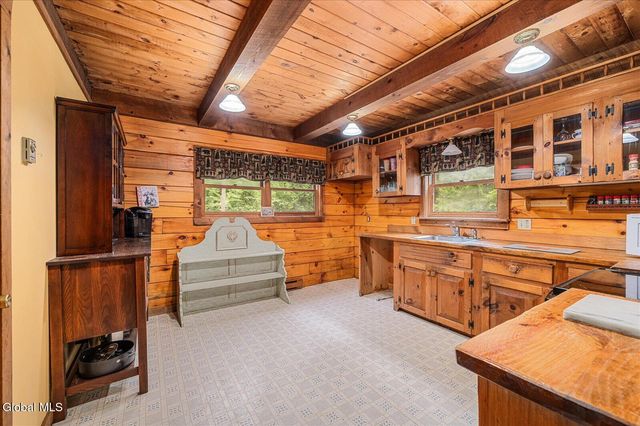 1087 N Hunt Lake Road, Corinth, NY 12822