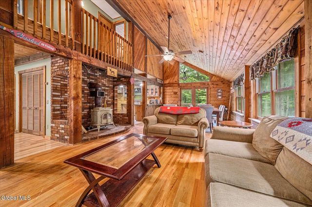 1087 N Hunt Lake Road, Corinth, NY 12822