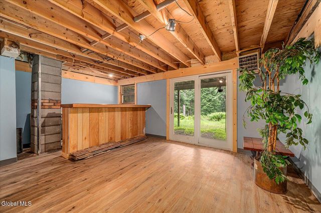 1087 N Hunt Lake Road, Corinth, NY 12822