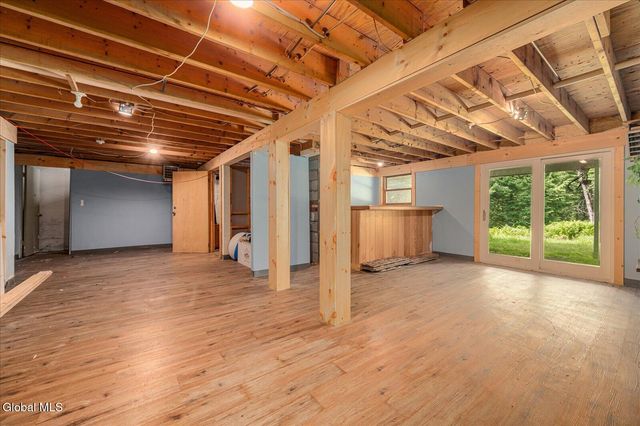 1087 N Hunt Lake Road, Corinth, NY 12822