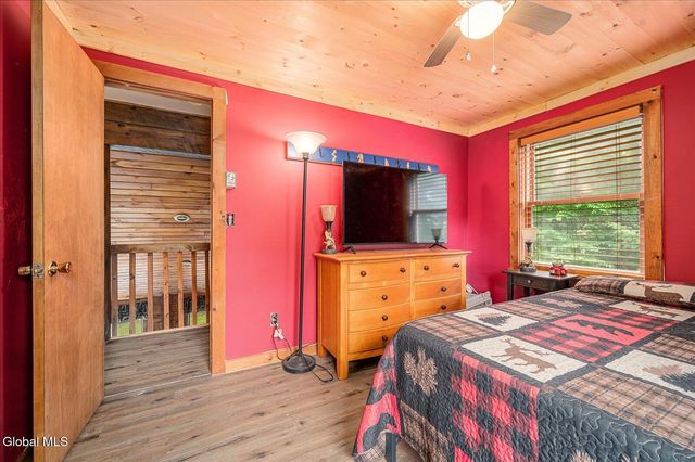 1087 N Hunt Lake Road, Corinth, NY 12822