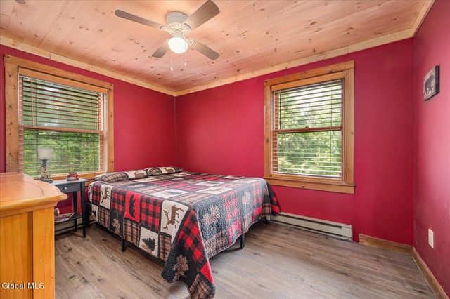 1087 N Hunt Lake Road, Corinth, NY 12822