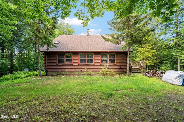 1087 N Hunt Lake Road, Corinth, NY 12822