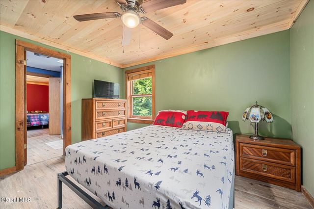 1087 N Hunt Lake Road, Corinth, NY 12822