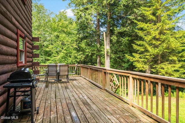 1087 N Hunt Lake Road, Corinth, NY 12822