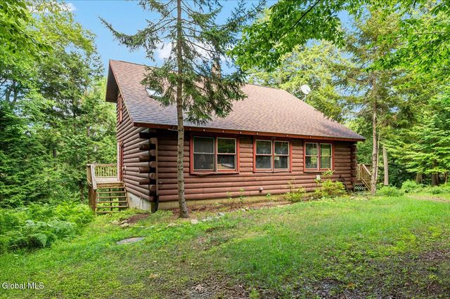 1087 N Hunt Lake Road, Corinth, NY 12822