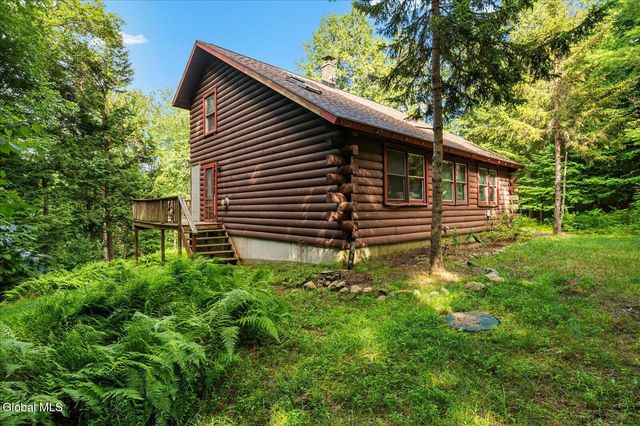 1087 N Hunt Lake Road, Corinth, NY 12822