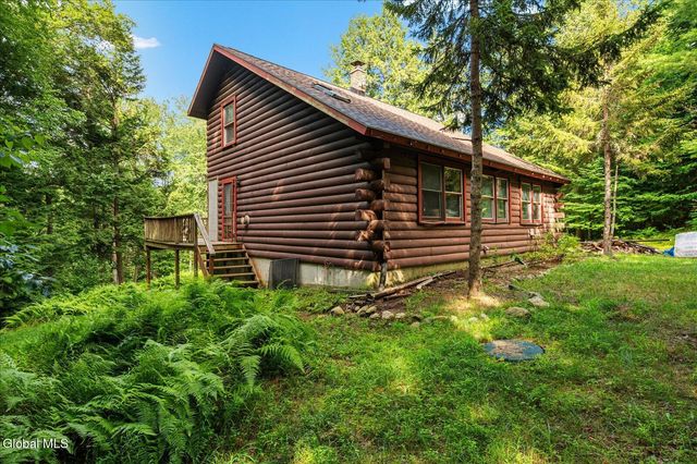 1087 N Hunt Lake Road, Corinth, NY 12822