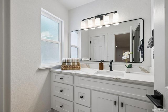 8015 W Eastman Place 101, Denver, CO 80227