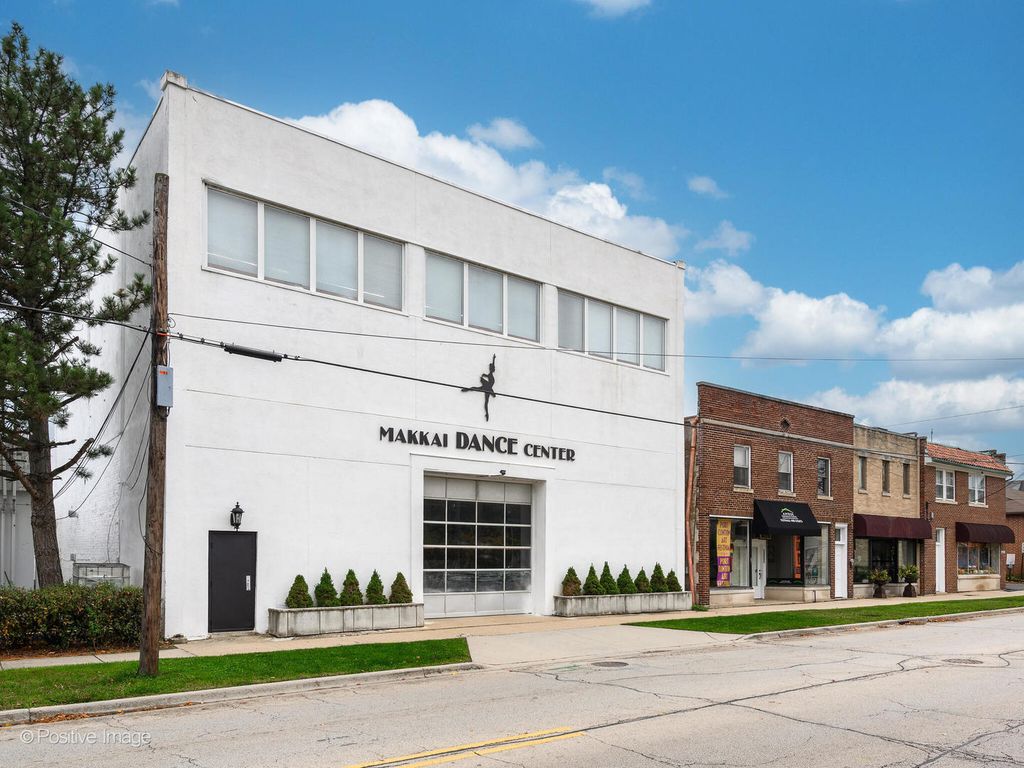 2126 1st Street, Highland Park, IL 60035