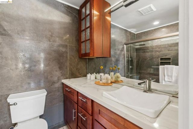 565 565 Bellevue Ave 806, Oakland, CA 94610