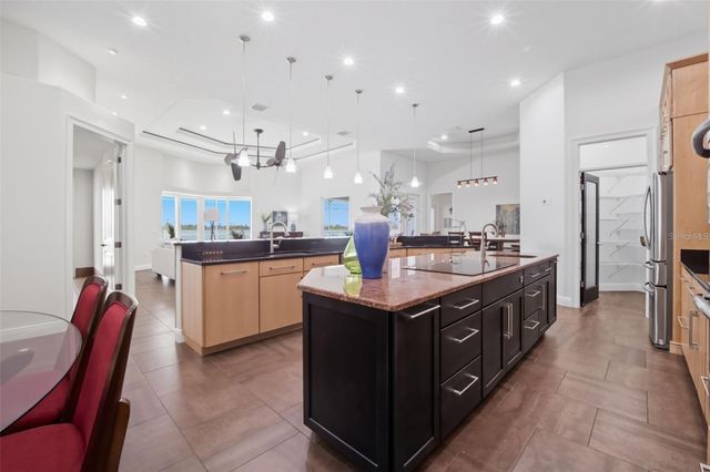 3215 GULF CITY ROAD, Ruskin, FL 33570