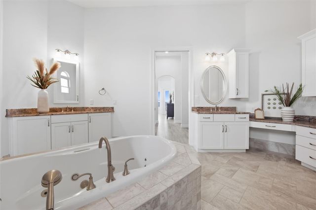 3215 GULF CITY ROAD, Ruskin, FL 33570