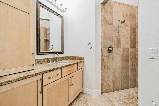 3215 GULF CITY ROAD, Ruskin, FL 33570