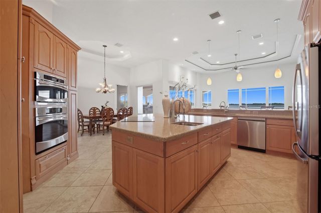 3215 GULF CITY ROAD, Ruskin, FL 33570