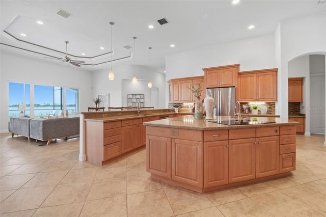 3215 GULF CITY ROAD, Ruskin, FL 33570