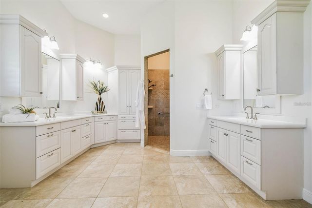 3215 GULF CITY ROAD, Ruskin, FL 33570