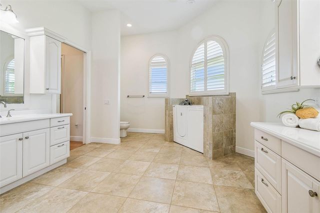 3215 GULF CITY ROAD, Ruskin, FL 33570