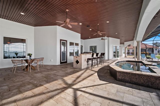 3215 GULF CITY ROAD, Ruskin, FL 33570