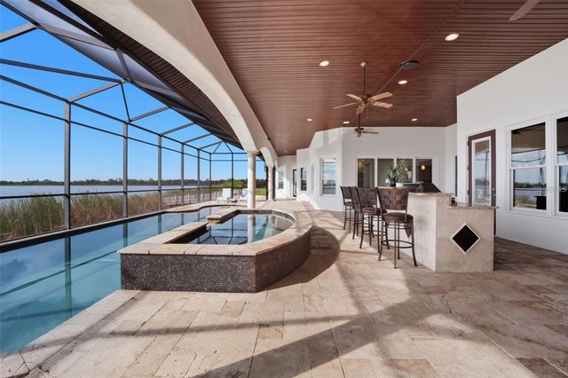 3215 GULF CITY ROAD, Ruskin, FL 33570