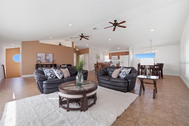 3215 GULF CITY ROAD, Ruskin, FL 33570