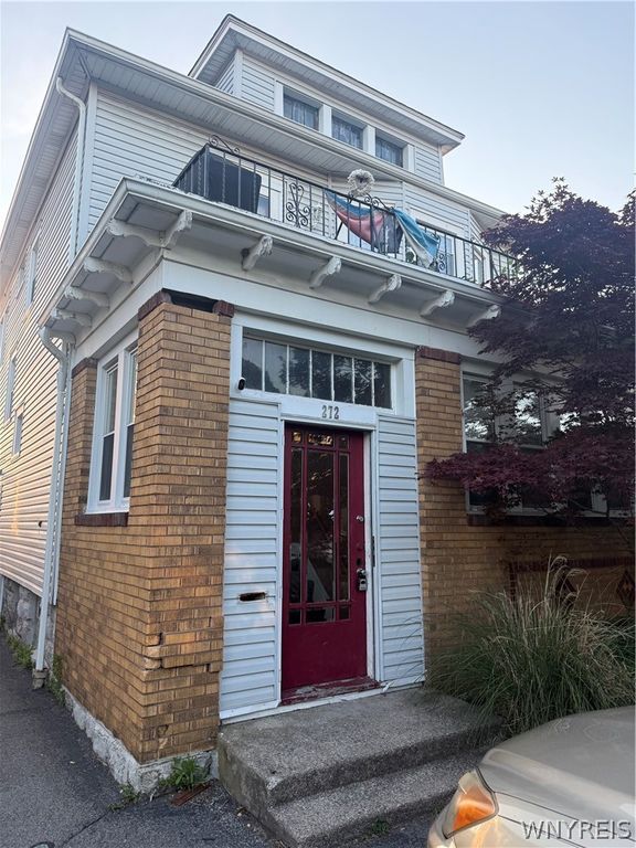 272 Commonwealth Avenue, Buffalo, NY 14216