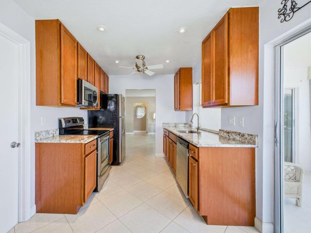 2020 SW 17th Avenue, Boynton Beach, FL 33426