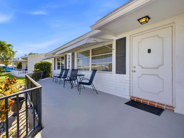 2020 SW 17th Avenue, Boynton Beach, FL 33426