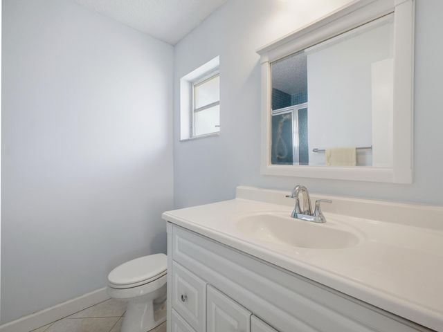 2020 SW 17th Avenue, Boynton Beach, FL 33426