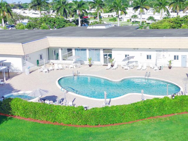 2020 SW 17th Avenue, Boynton Beach, FL 33426