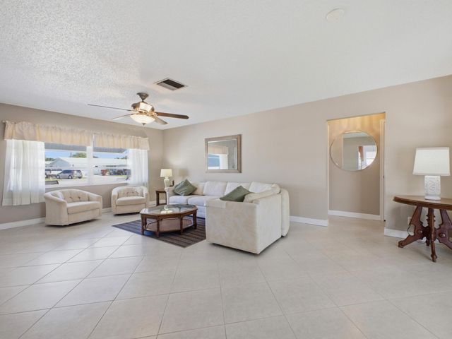 2020 SW 17th Avenue, Boynton Beach, FL 33426