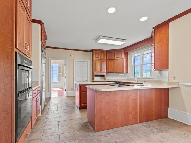 954 Molino Rd, Fayetteville, TN 37334