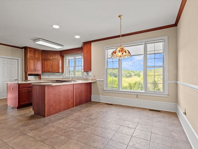 954 Molino Rd, Fayetteville, TN 37334