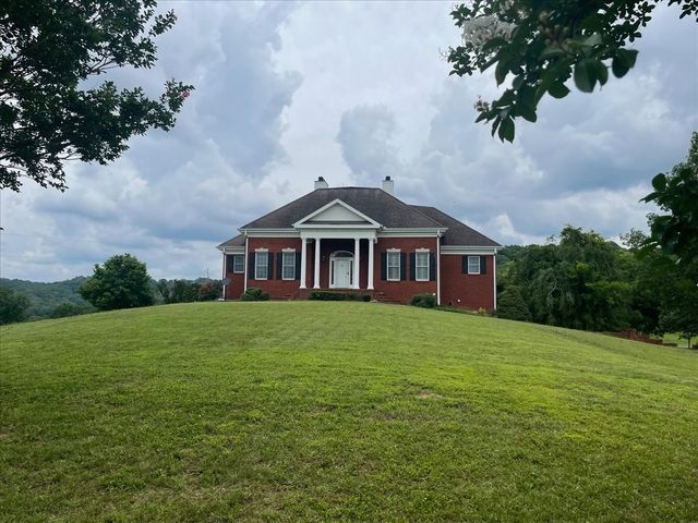 954 Molino Rd, Fayetteville, TN 37334