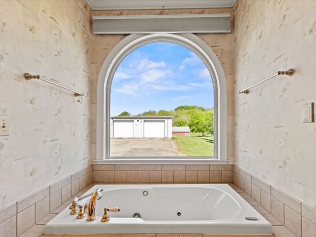 954 Molino Rd, Fayetteville, TN 37334