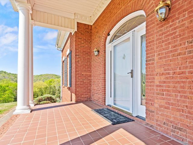 954 Molino Rd, Fayetteville, TN 37334