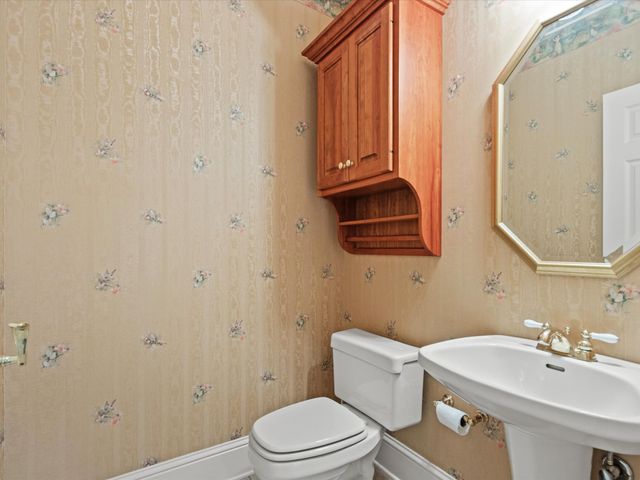 954 Molino Rd, Fayetteville, TN 37334