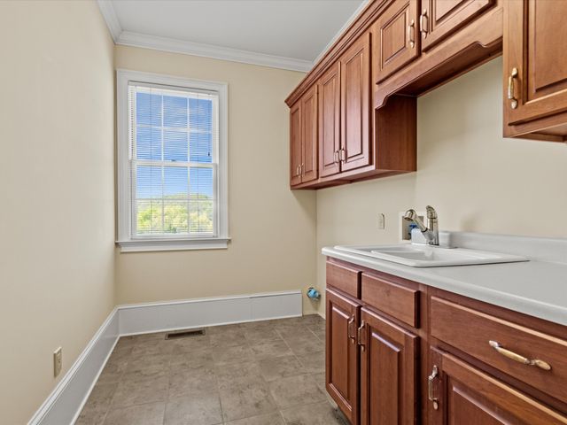 954 Molino Rd, Fayetteville, TN 37334
