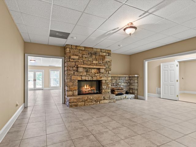 954 Molino Rd, Fayetteville, TN 37334