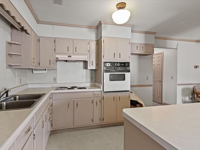 954 Molino Rd, Fayetteville, TN 37334