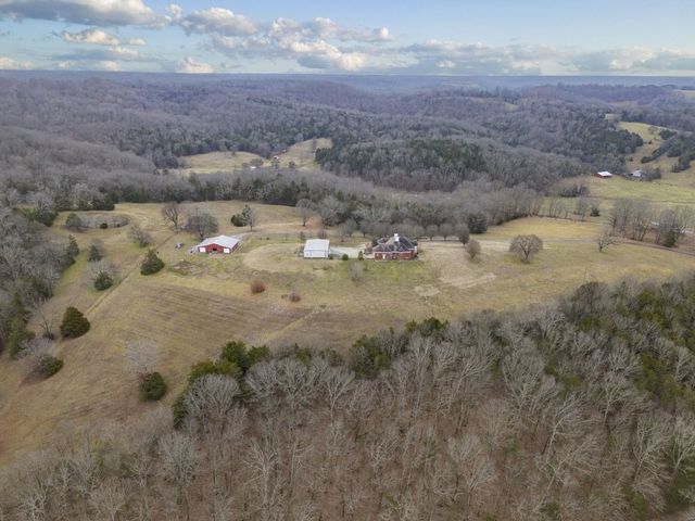 954 Molino Rd, Fayetteville, TN 37334