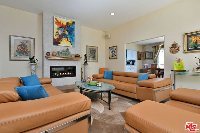 6015 Topeka Drive, Tarzana, CA 91356